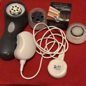 Clarisonic cleanser and brushes bundle